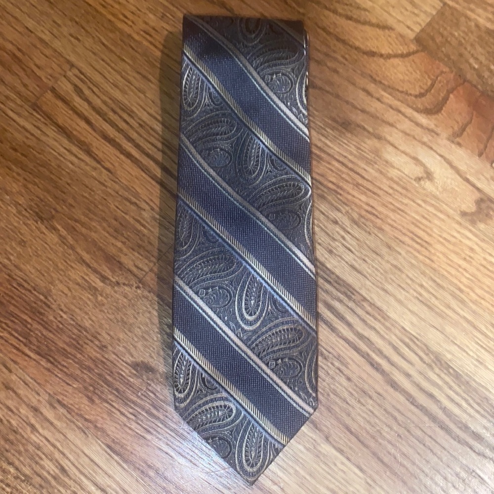 Pronto Uomo Platinum Tie